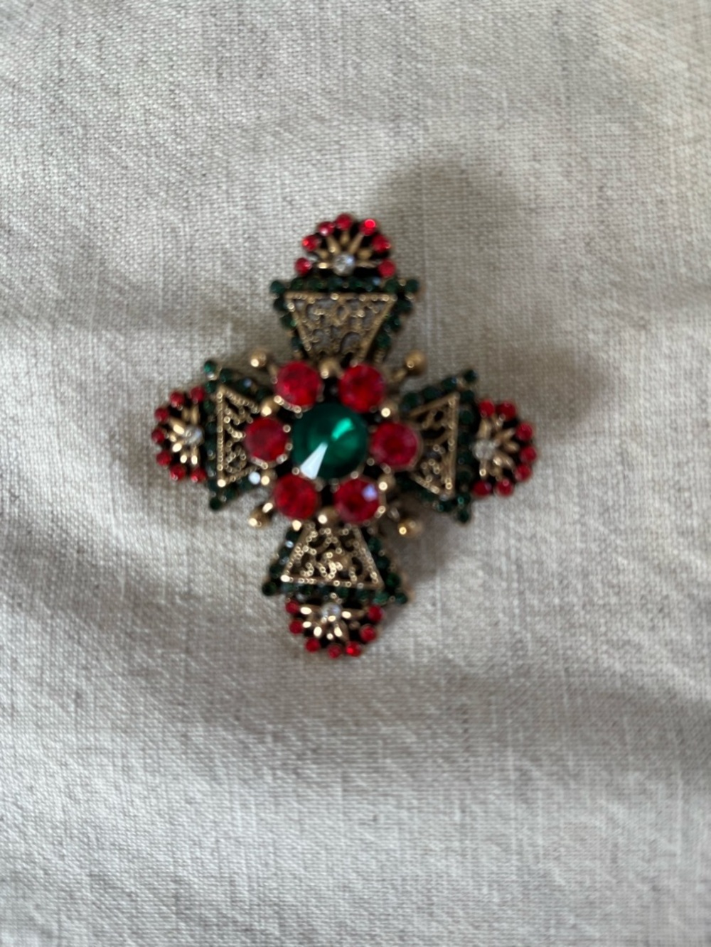 Vintage-Inspired Red and Green Cross Brooch - Women Jewelry